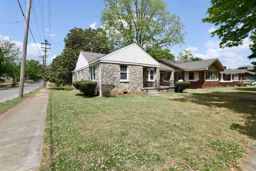 424 Tennessee St, Florence, AL 35630 - #3