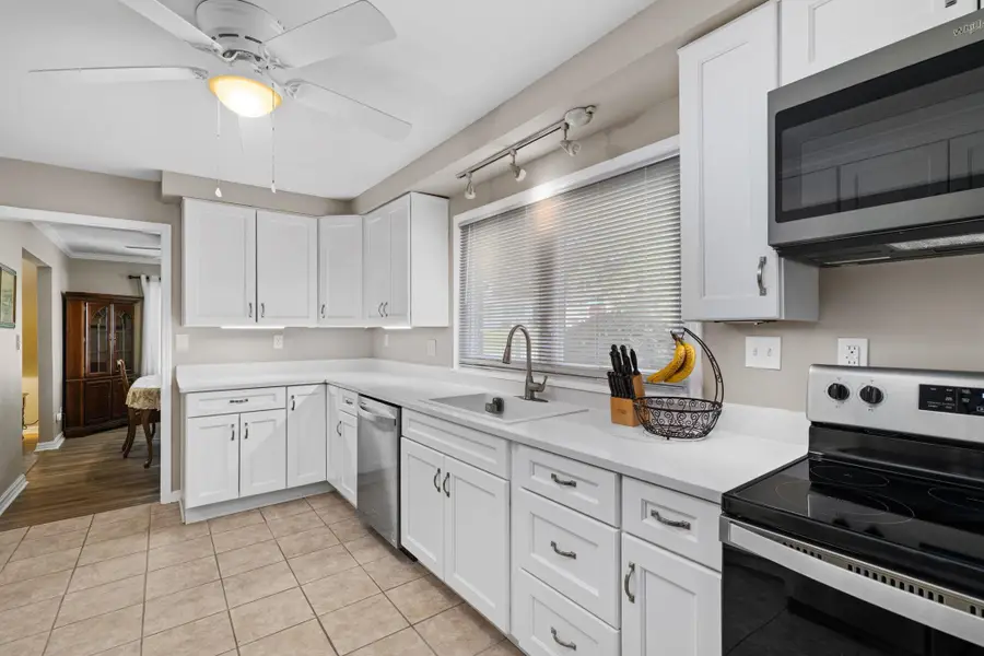 701 Howell St, Florence, AL 35630 - #2