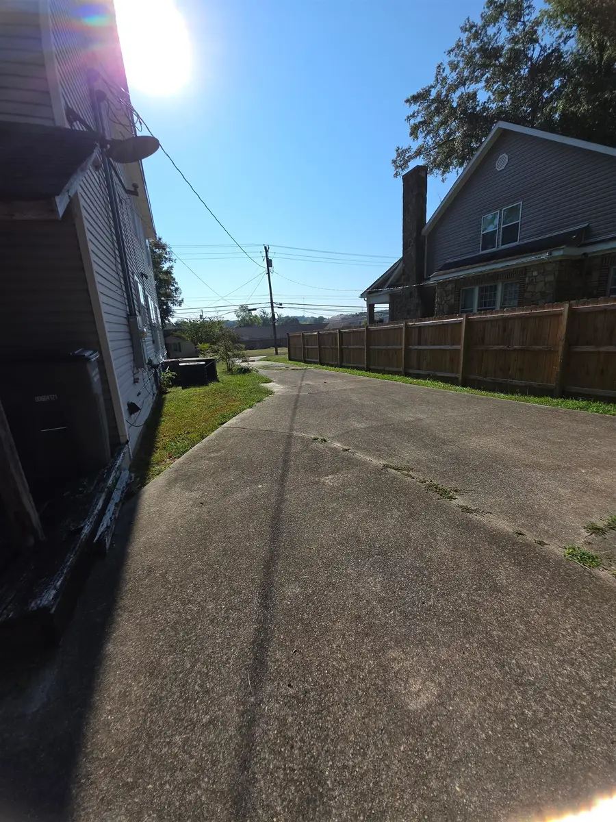 507 Washington Ave, Russellville, AL 35653 - #3