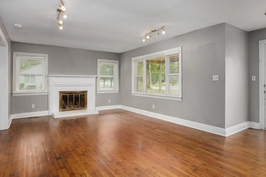 1002 Dixie Ave, Florence, AL 35630 - #3