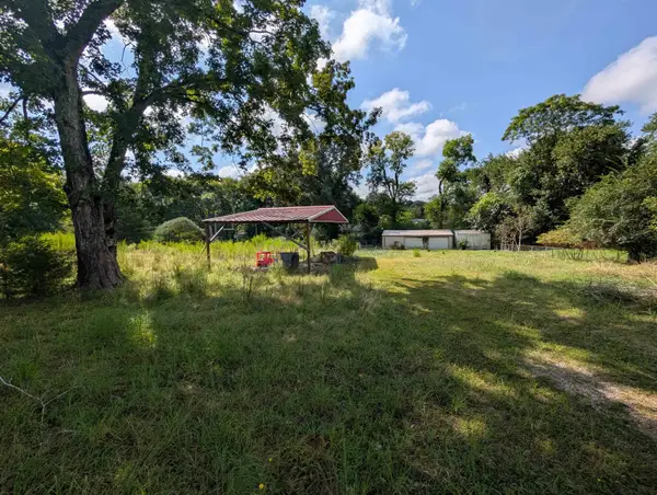 1766 Co Rd 122, Florence, AL 35634