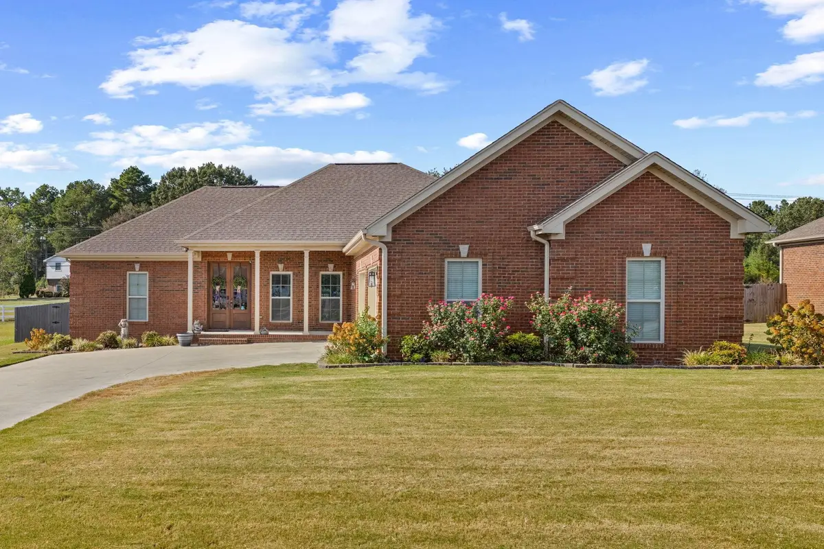 223 Oldenburg Dr, Killen, AL 35645 - #1