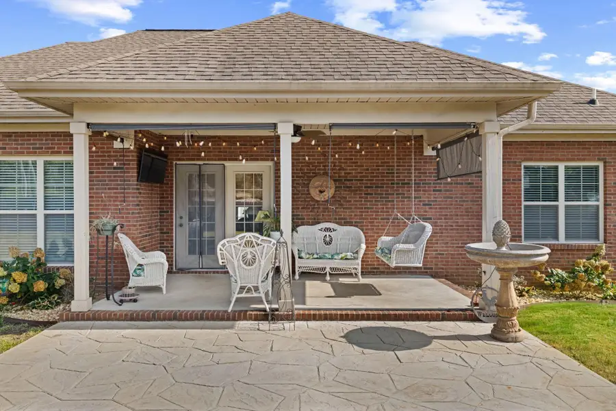 223 Oldenburg Dr, Killen, AL 35645 - #3