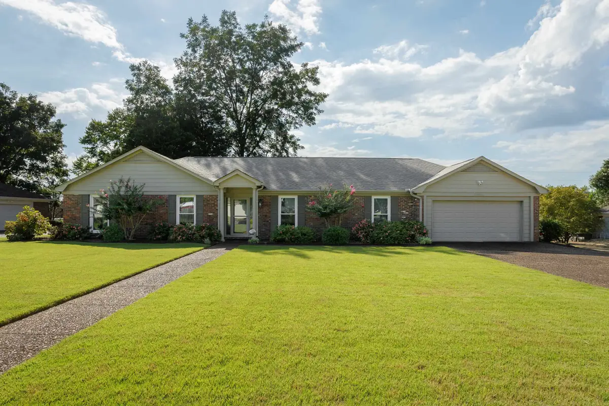 2213 Finley Dr, Florence, AL 35630 - #1