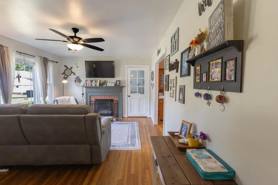 1384 James St, Florence, AL 35630 - #2