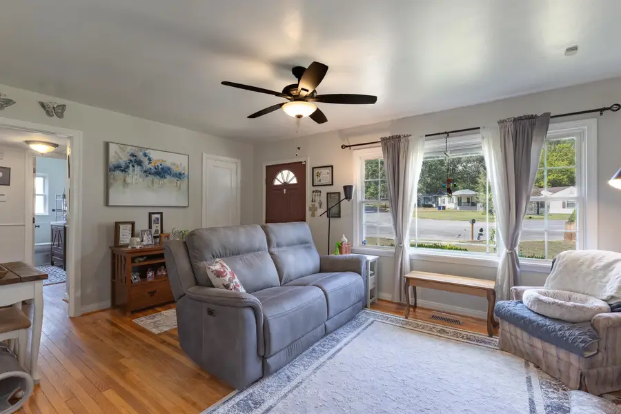 1384 James St, Florence, AL 35630 - #3