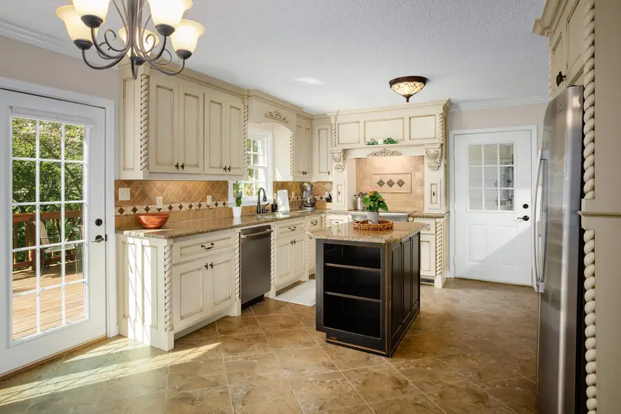 1806 Maclin Dr, Tuscumbia, AL 35674 - #3