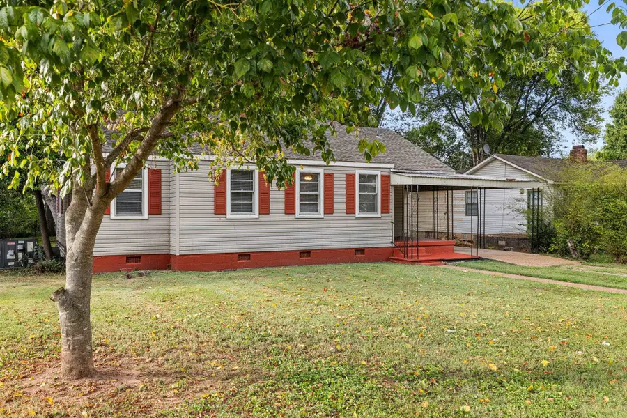 3105 Hatch Blvd, Sheffield, AL 35660 - #2