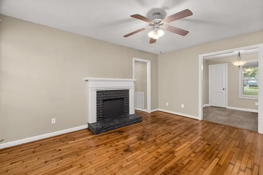 3105 Hatch Blvd, Sheffield, AL 35660 - #3