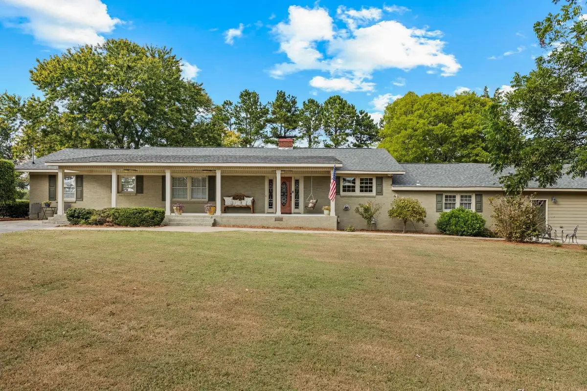 106 Mcpeters Dr, Killen, AL 35645 - #1