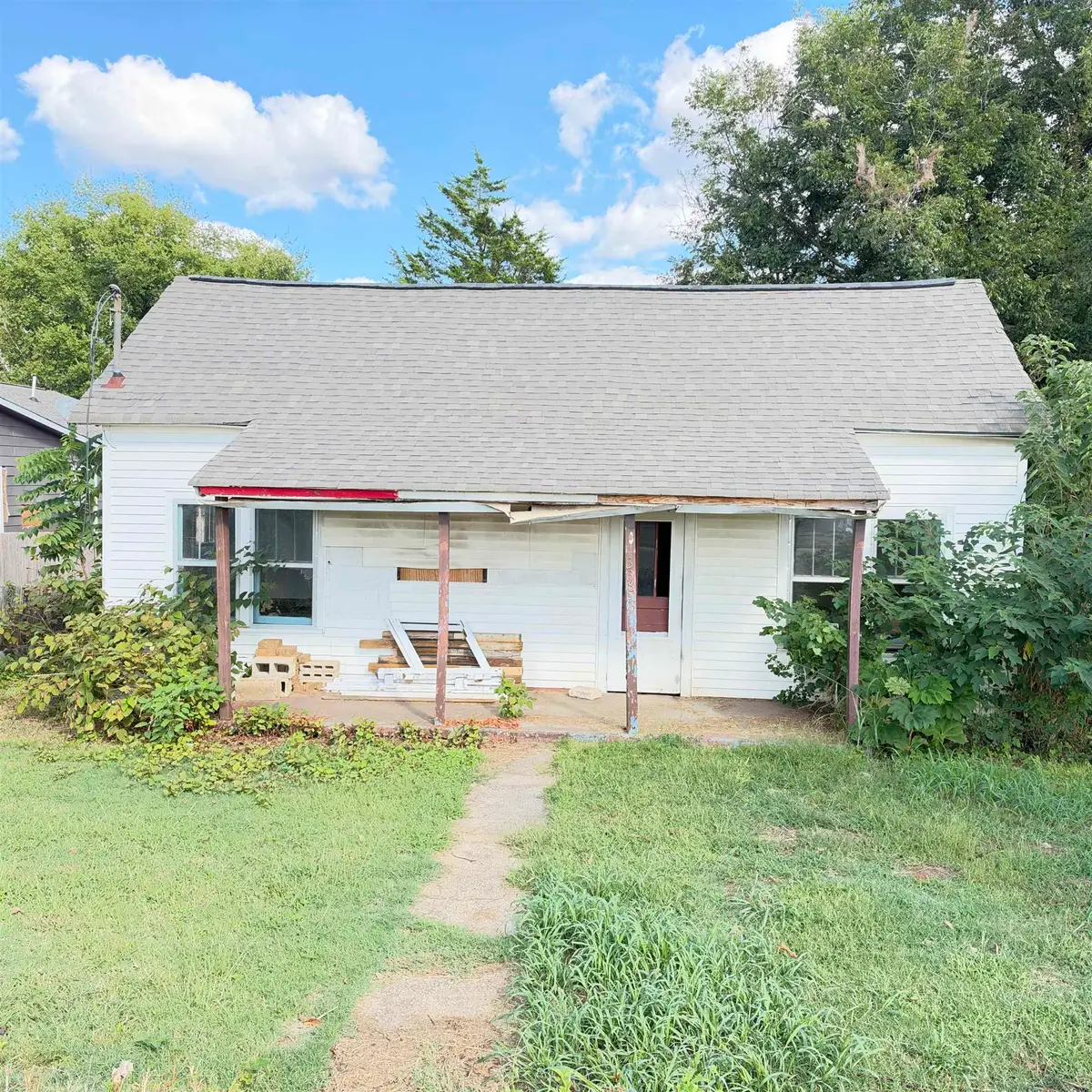 338 Thompson St, Florence, AL 35630 - #1