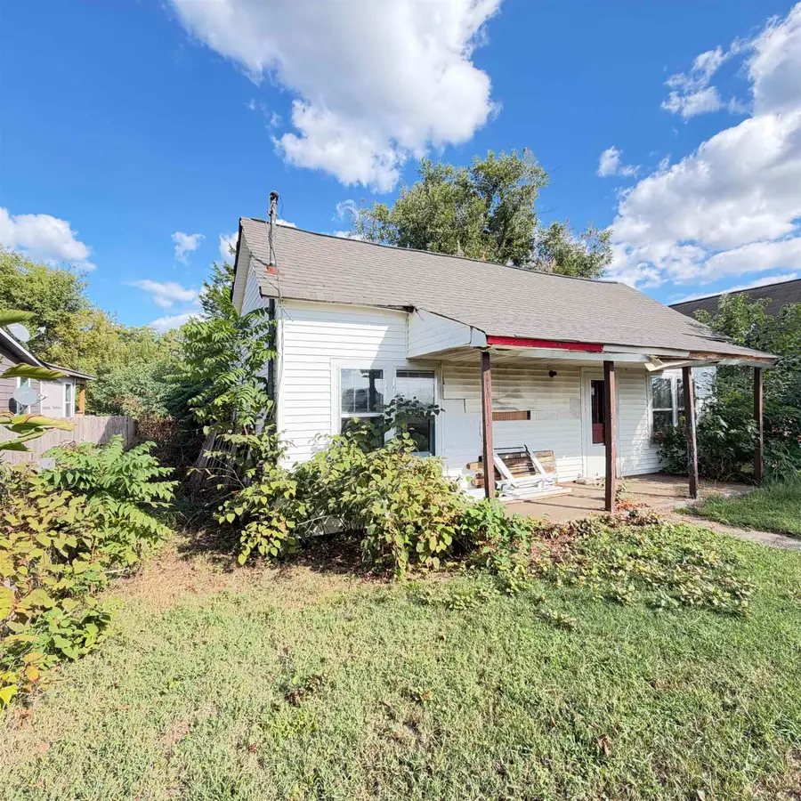 338 Thompson St, Florence, AL 35630 - #2