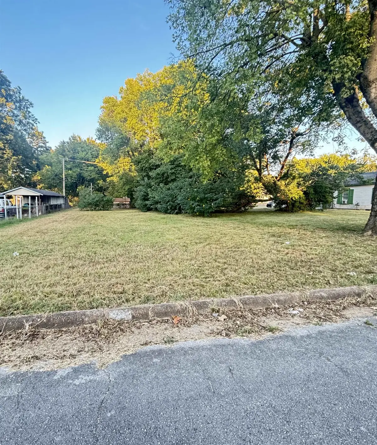 215 S Kirkman St, Florence, AL 35630 - #1