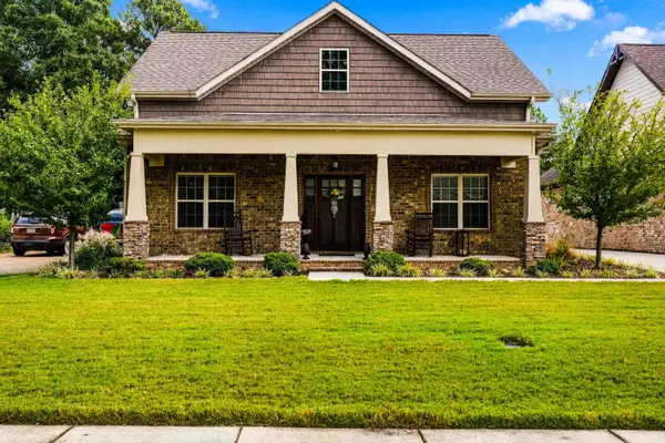 703 Box St, Athens, AL 35611