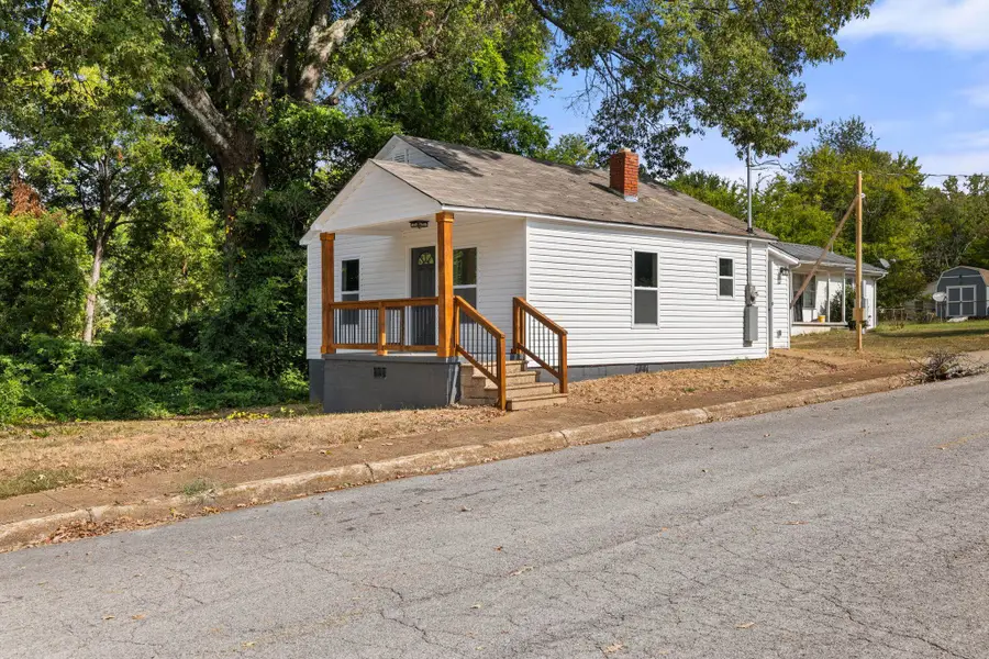 235 S Main St, Florence, AL 35630 - #3