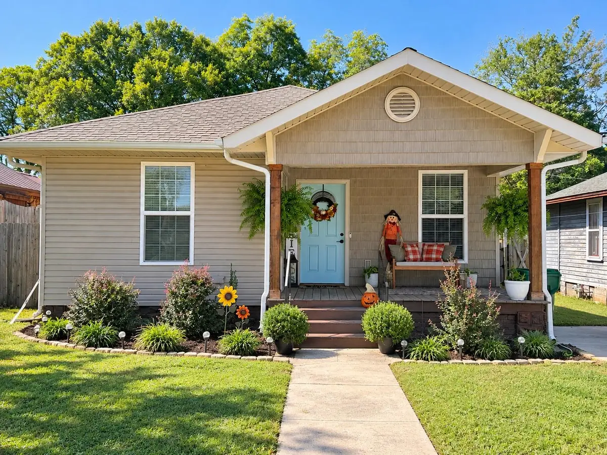 505 N Milton St, Tuscumbia, AL 35674 - #1