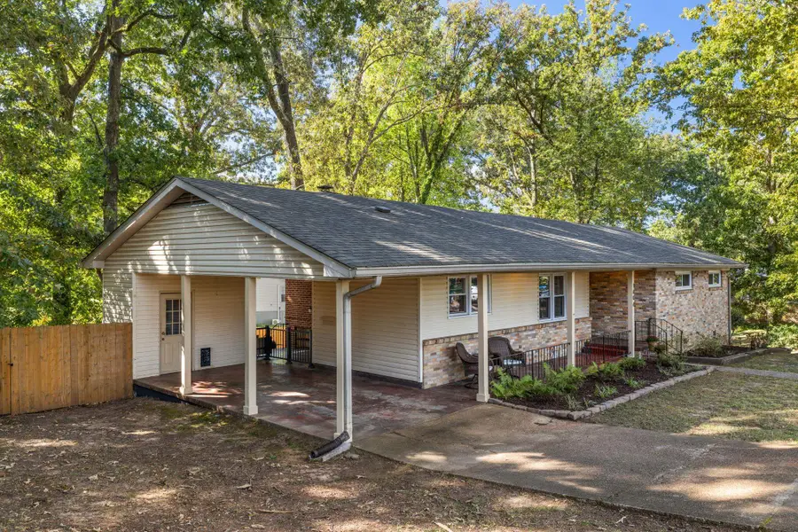 1606 Lamar St, Florence, AL 35630 - #2