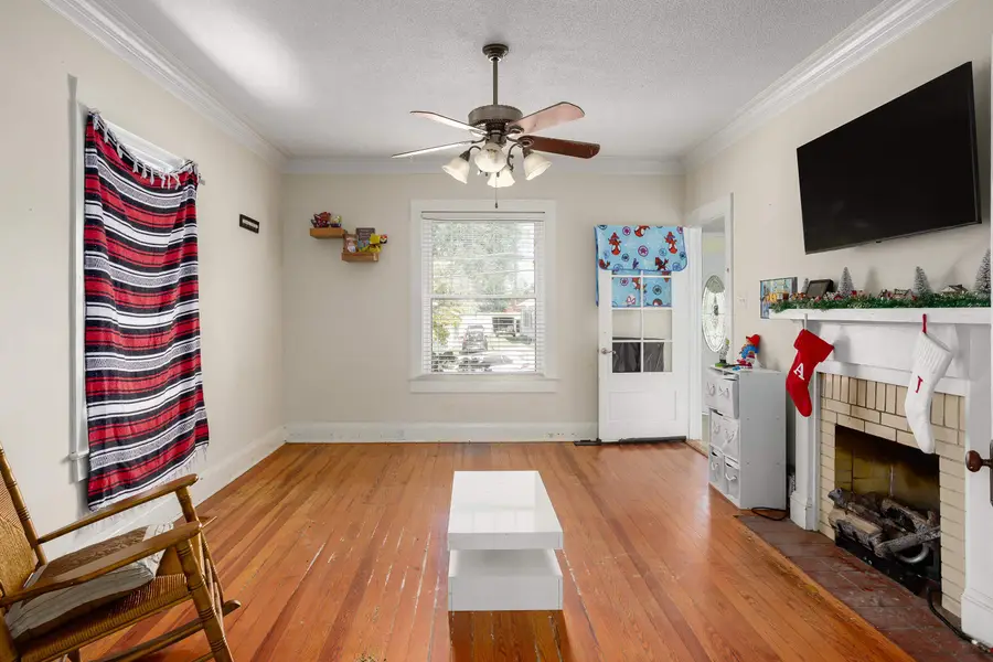 302 E 2nd St, Tuscumbia, AL 35674 - #2