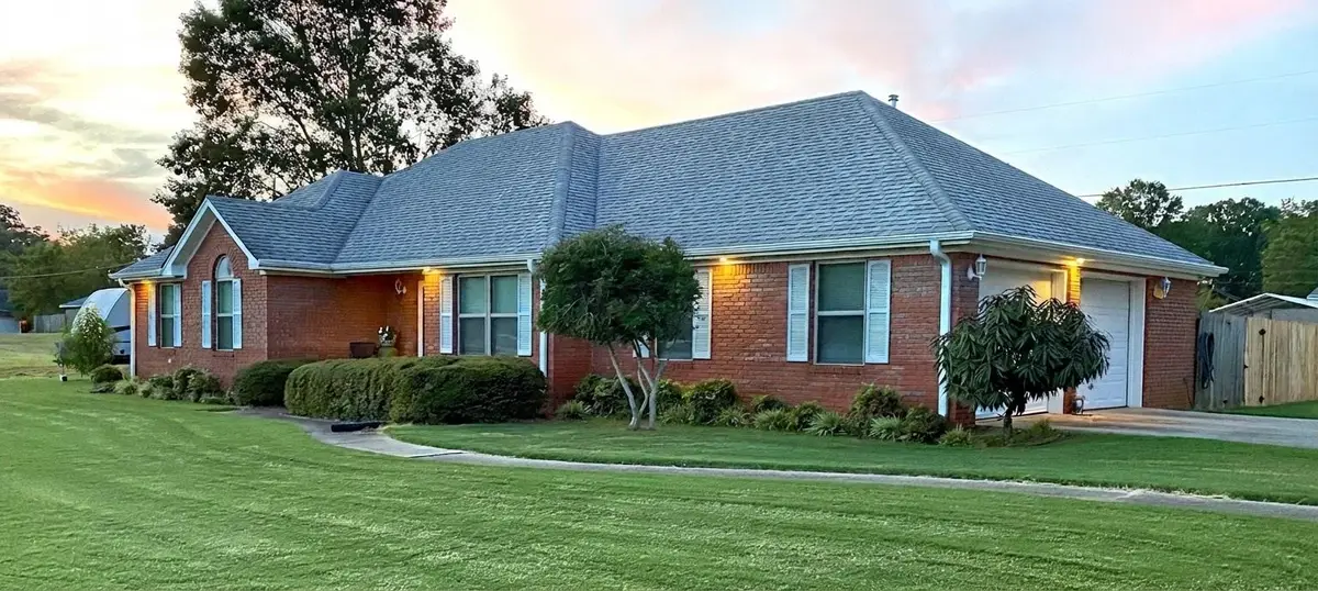 211 Congress St, Muscle Shoals, AL 35661 - #1