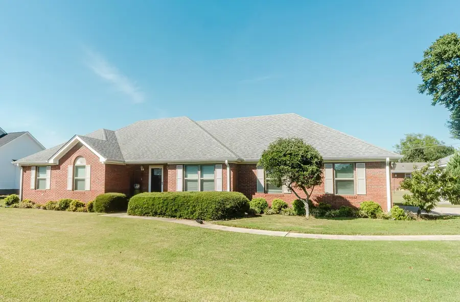 211 Congress St, Muscle Shoals, AL 35661 - #2