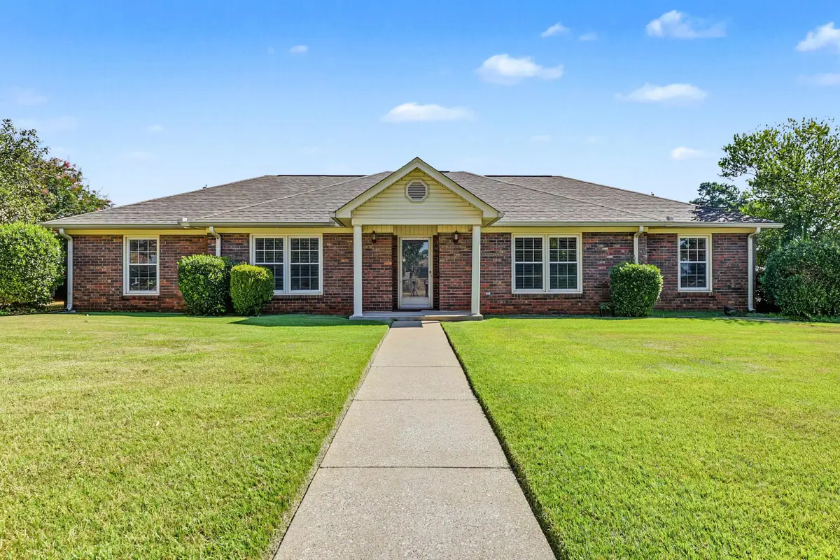 2502 Trenton Pl, Florence, AL 35630 - #1