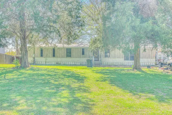 115 Sunset Beach Rd, Florence, AL 35633