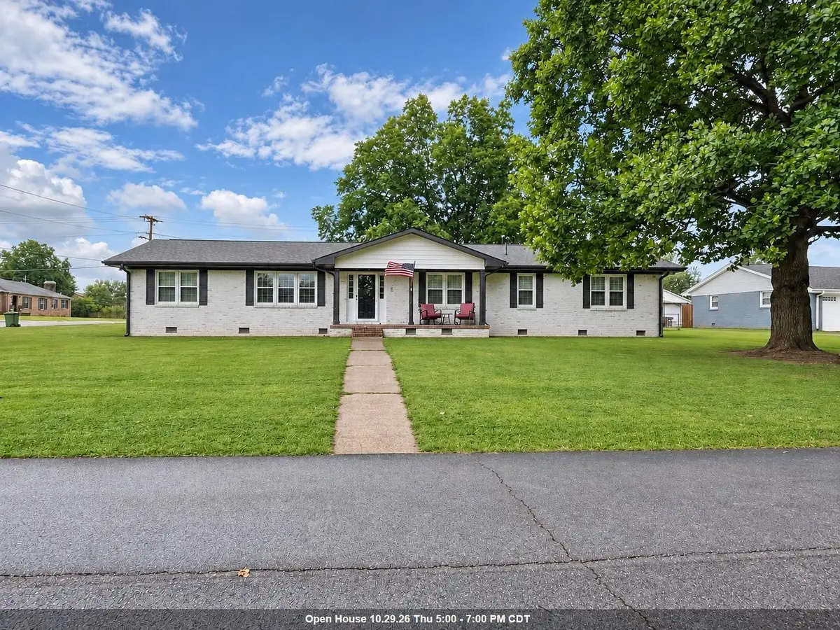 1918 Crescent Dr, Muscle Shoals, AL 35661 - #1