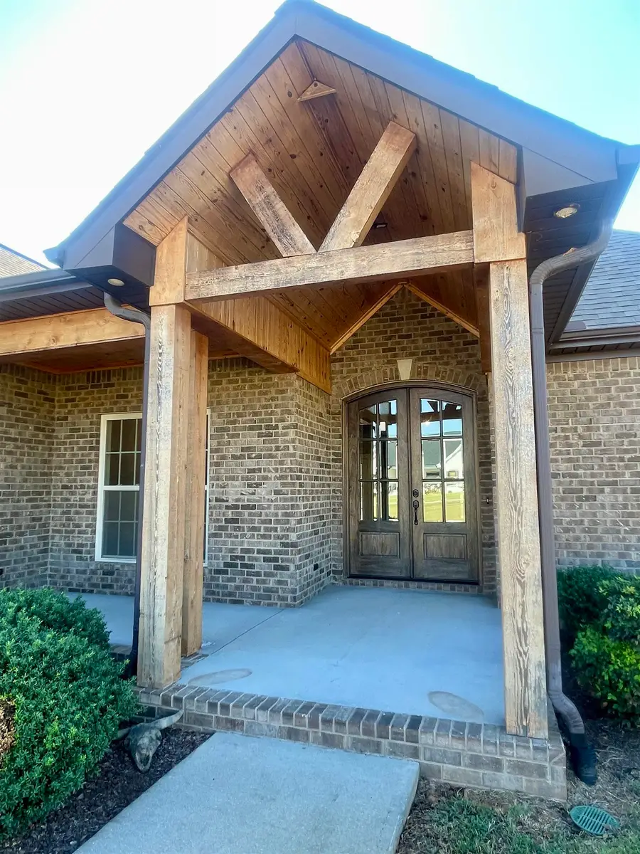 185 Valley Grove St, Tuscumbia, AL 35674 - #3