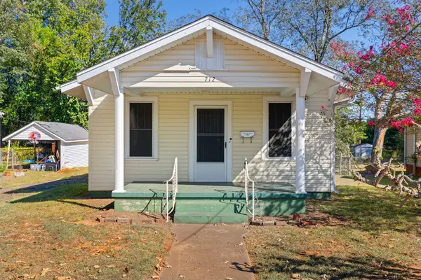 712 N Water St, Tuscumbia, AL 35674