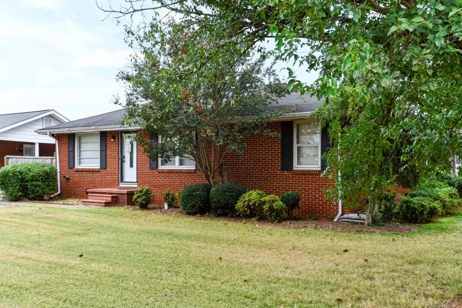 409 W Pasadena Ave, Muscle Shoals, AL 35661 - #2