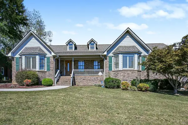 1517 Barton Dr, Cullman, AL 35055
