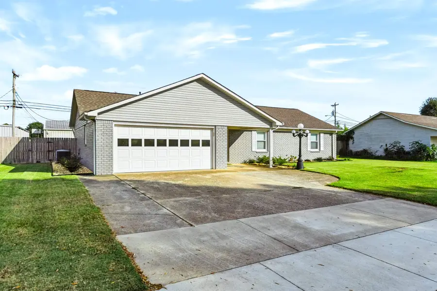 1601 Brookford Pl, Muscle Shoals, AL 35661 - #2