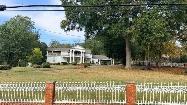 1001 N Washington, Russellville, AL 35653