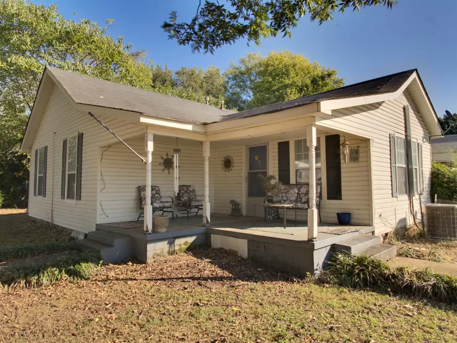 306 Alabama St, Killen, AL 35645 - #3