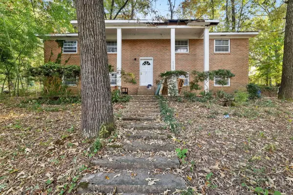 4502 Center Dr, Florence, AL 35630