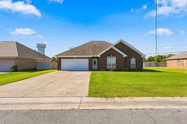 310 Meredith Dr, Muscle Shoals, AL 35661