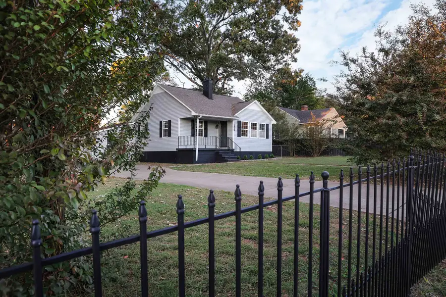 1405 Lynn St, Sheffield, AL 35660 - #2