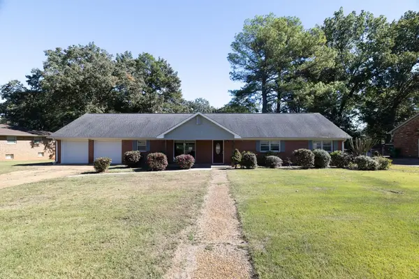 109 Chestnut Ln, Sheffield, AL 35660