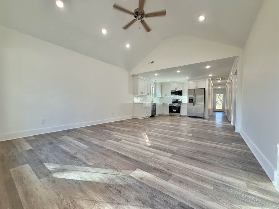 220 Buford St, Florence, AL 35633 - #3