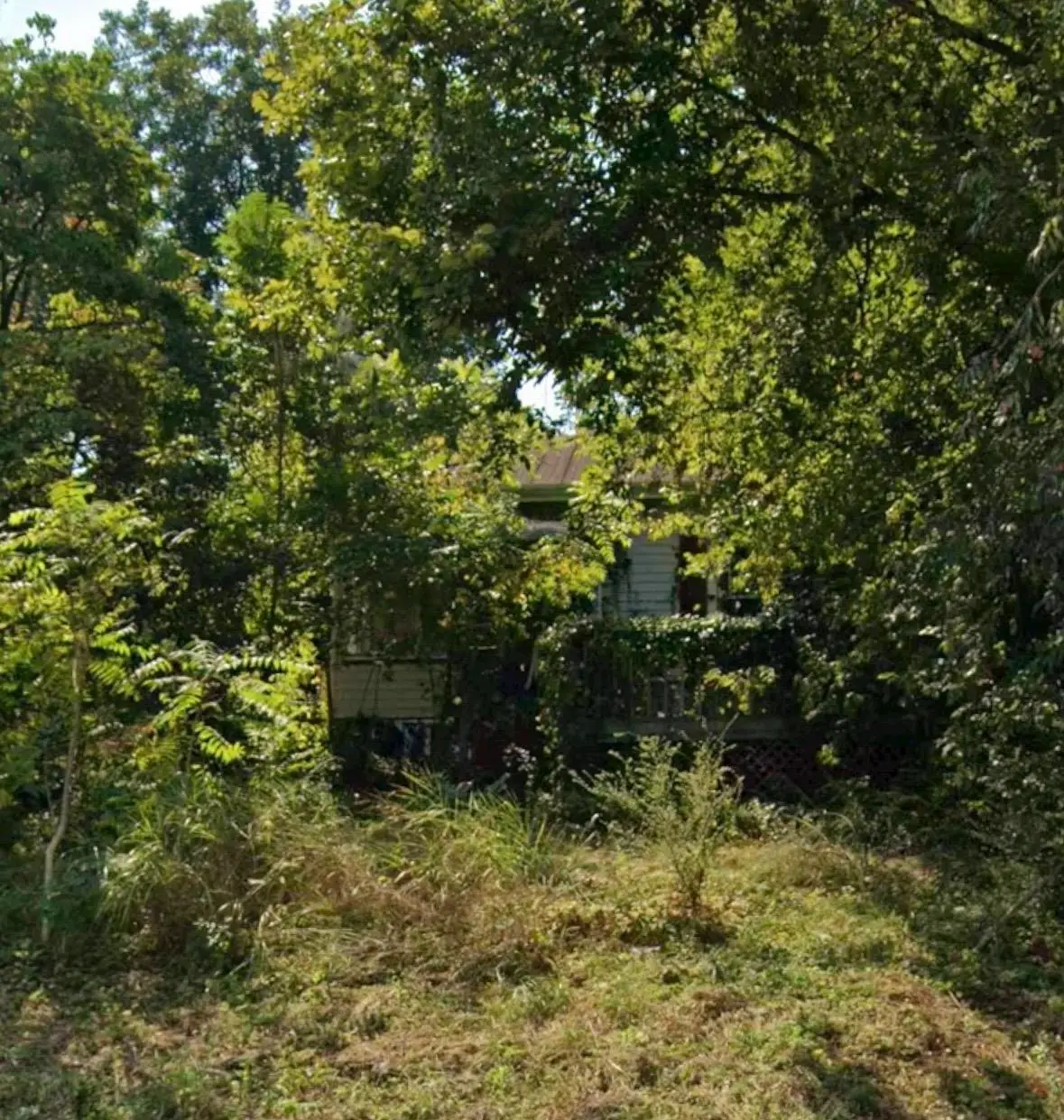302 E 1st St, Tuscumbia, AL 35674 - #1