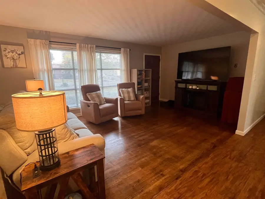 407 W Grove Ave, Muscle Shoals, AL 35661 - #2