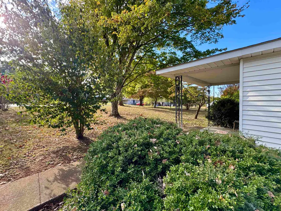 504 N Patton St, Florence, AL 35630 - #3