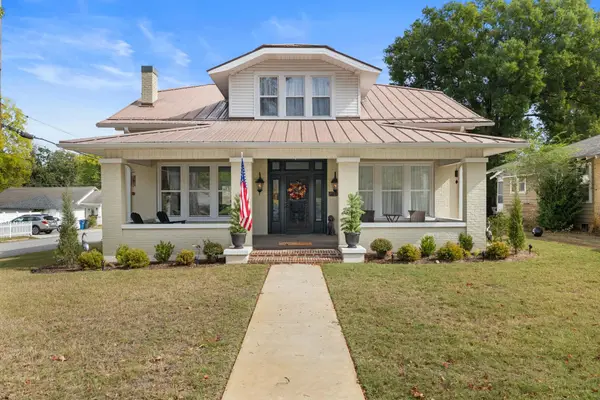 928 N Wood Ave, Florence, AL 35630