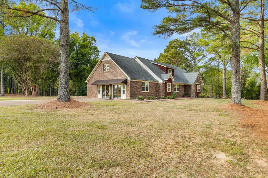 112 Redbud Dr, Florence, AL 35634 - #2
