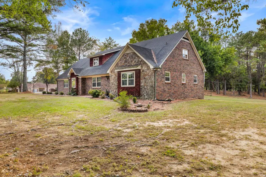 112 Redbud Dr, Florence, AL 35634 - #3