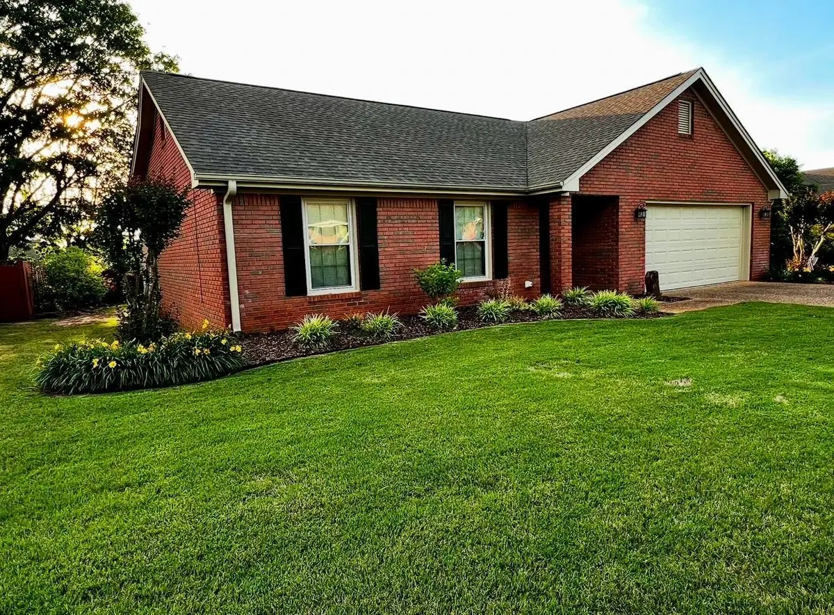 209 Laura Ct, Florence, AL 35630 - #1