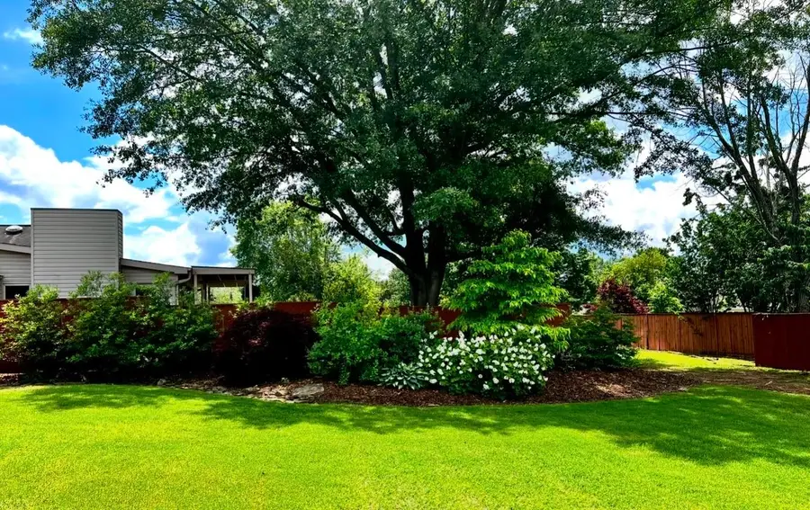 209 Laura Ct, Florence, AL 35630 - #3
