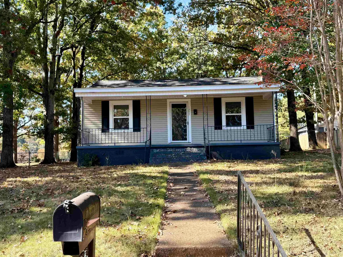 1247 Glenn Ave, Florence, AL 35630 - #1