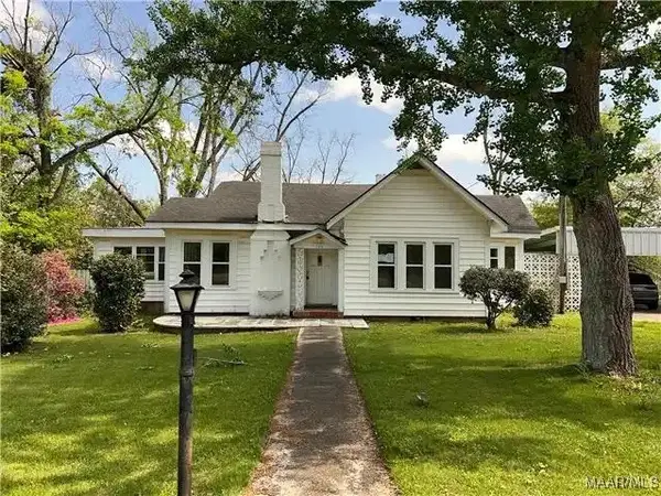 106 N Broadway Street, Ashford, AL 36312