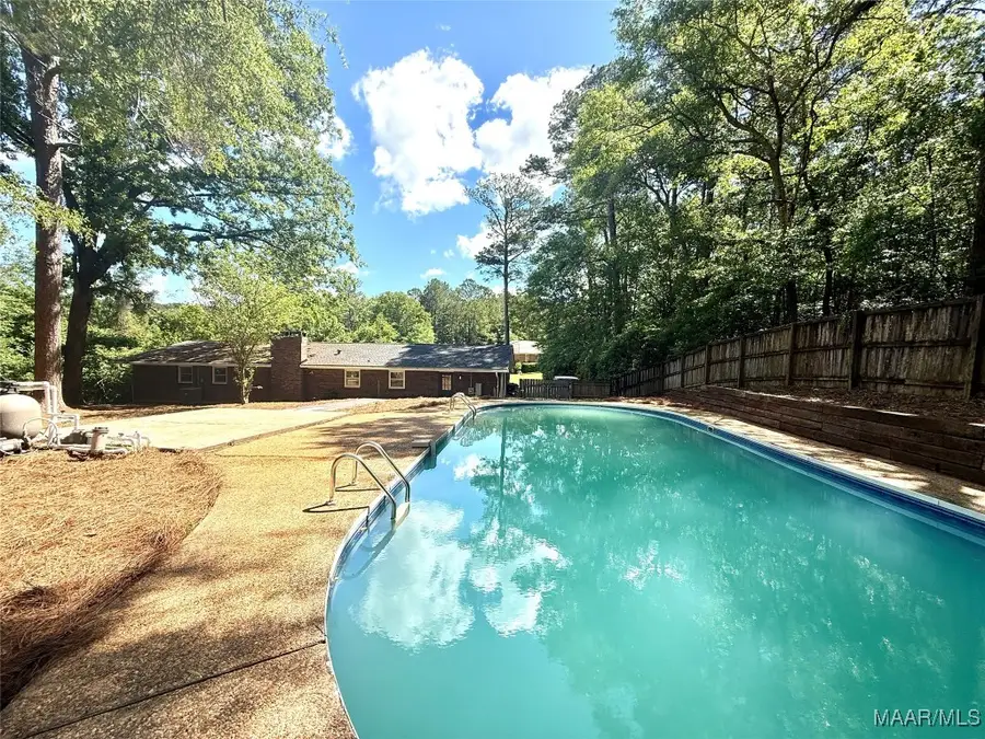 307 Douglas Brown Circle, Enterprise, AL 36330 - Image #2